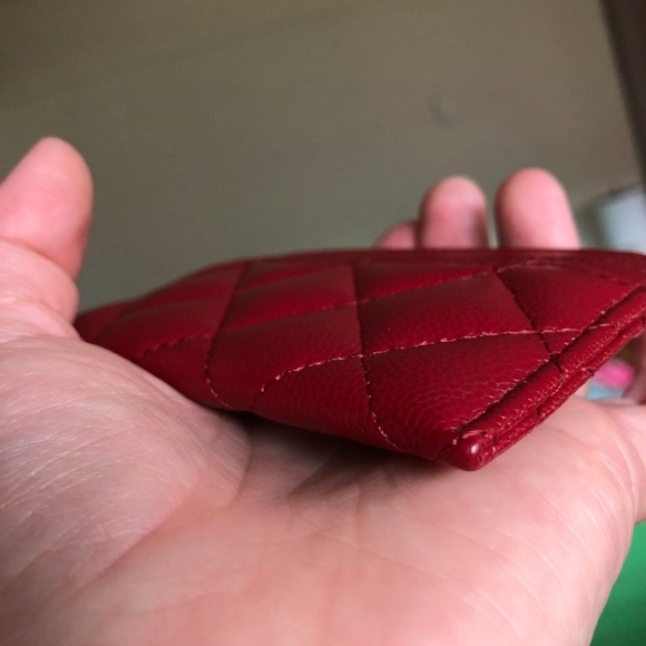CHANEL 17B RED Flat Card Holder Caviar with SHW - Picture 3 of 7